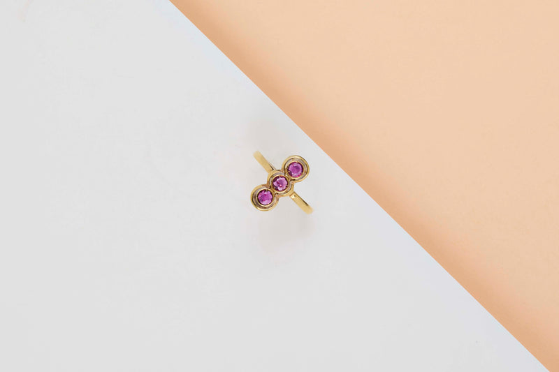 18ct. Yellow Gold Ring - Rubies - Size 55