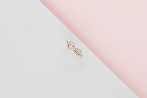 18ct. Yellow Gold Ring - Diamonds - Size 53