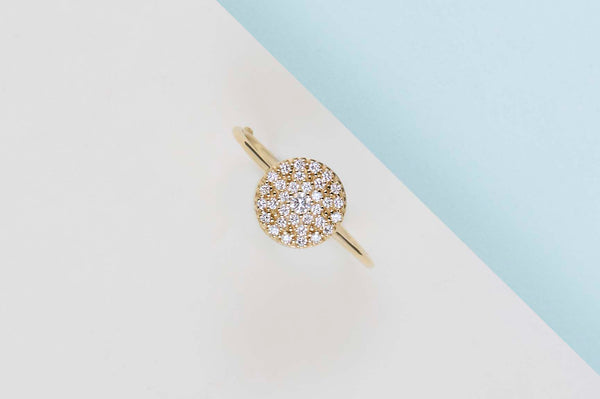 18ct. Yellow Gold Ring - Diamonds - Size 54