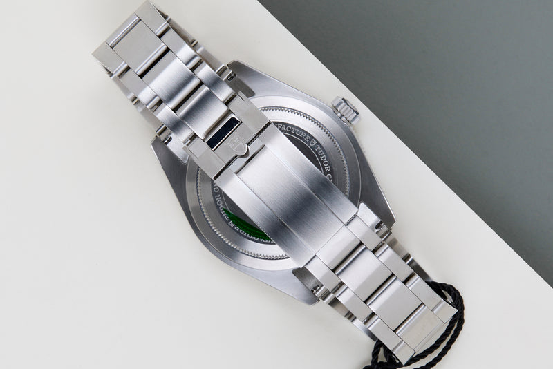 Black Bay 68 'Blue Dial - Oyster'