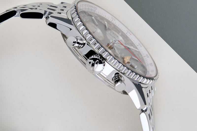 Navitimer 01 Chronograph 'Black Dial'