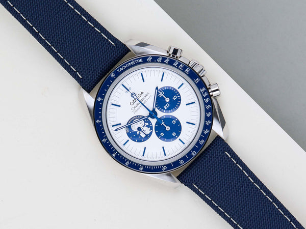 Speedmaster Professional Moonwatch 'Silver Snoopy Award'