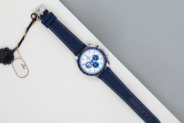 Speedmaster Professional Moonwatch 'Silver Snoopy Award'