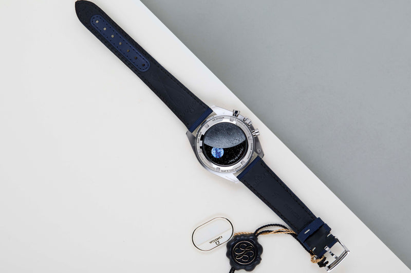 Speedmaster Professional Moonwatch 'Silver Snoopy Award'