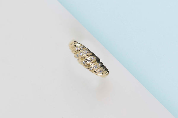 14ct. Yellow Gold Ring - Diamonds - Size 55