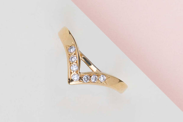 18ct. Yellow Gold Ring - Diamonds - Size 56