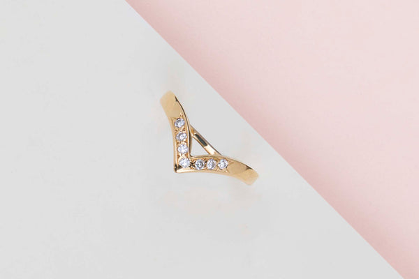 18ct. Yellow Gold Ring - Diamonds - Size 56