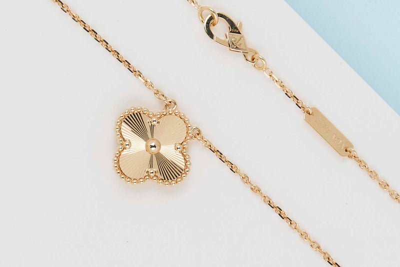 Vintage Alhambra Necklace - Yellow Gold - Guilloche - 42 CM - B&P