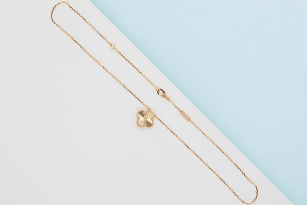 Vintage Alhambra Necklace - Yellow Gold - Guilloche - 42 CM - B&P