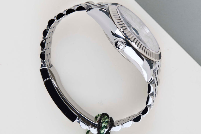 Sky-Dweller 'White Dial - Jubilee'