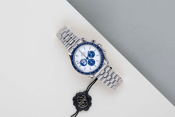 Speedmaster Professional Moonwatch 'Silver Snoopy Award'