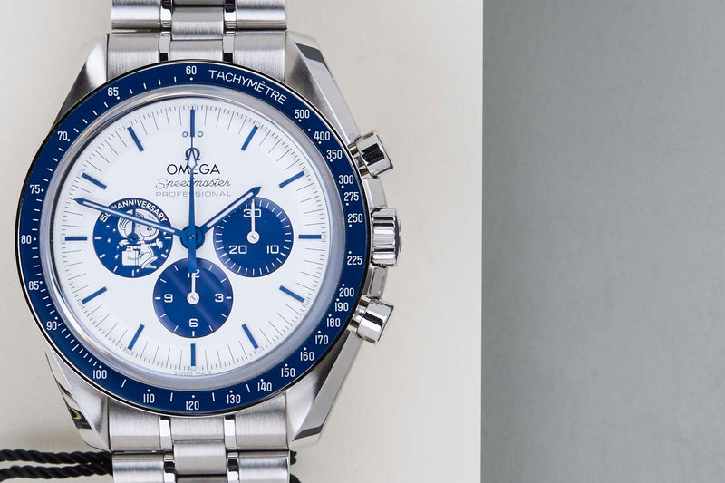 Speedmaster Professional Moonwatch 'Silver Snoopy Award'