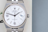 Land-Dweller 40 'White Honeycomb Dial'