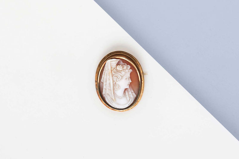 Yellow Gold Brooch - Cameo