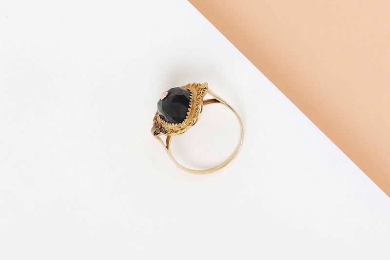 14 ct. Yellow Gold ring - Garnet