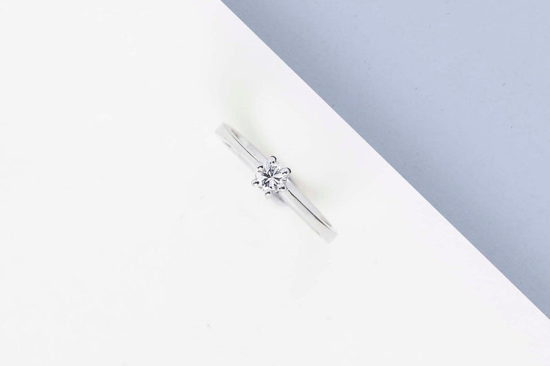 18 ct. White Gold Solitair Ring - Diamond - Size 53