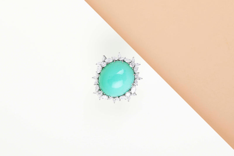 18ct. White Gold Ring - Size 56 - Chrysopraas - 4 Round Cut Diamonds - 20 Small Navette Cut Diamonds - 8 Big Navette Cut Diamonds