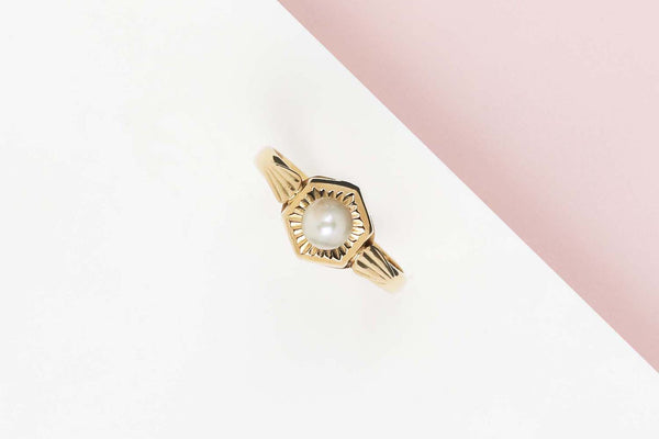 18 CT. Yellow Gold Ring - Pearl