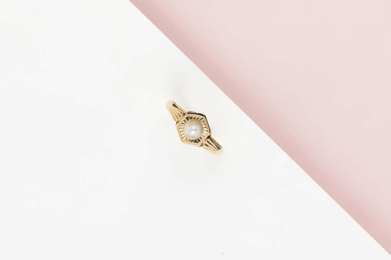 18 CT. Yellow Gold Ring - Pearl