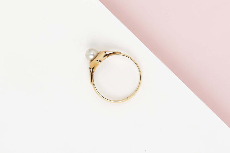 18 CT. Yellow Gold Ring - Pearl