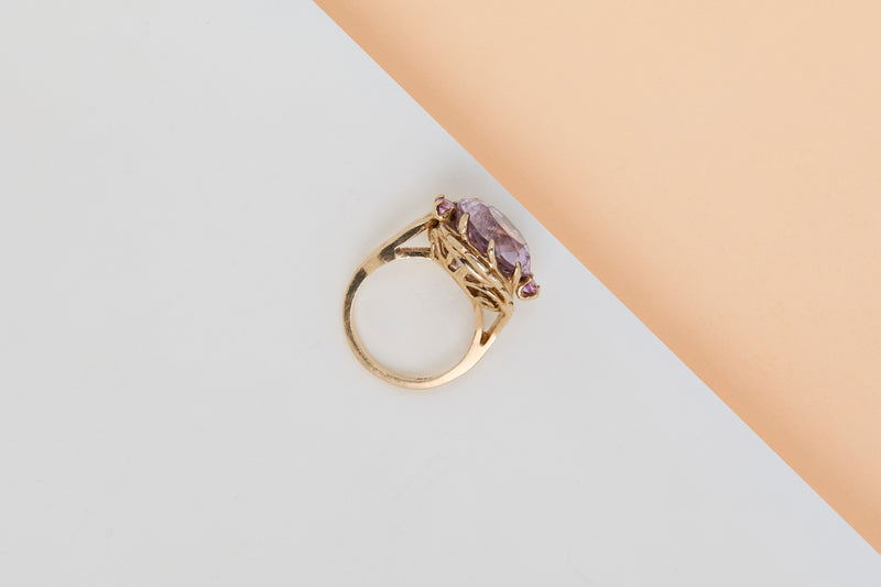 14 ct. Yellow Gold Ring - Amethyst - Size 54