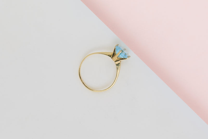18 ct. Yellow Gold Ring - Blue Topaz - Size 57
