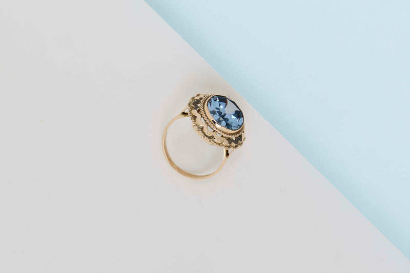 14 ct. Yellow Gold Ring - Blue Topaz - Size 56
