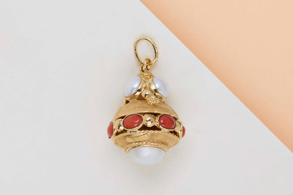 18ct. Yellow Gold Pendant - Blister Pearl, Bloodcoral