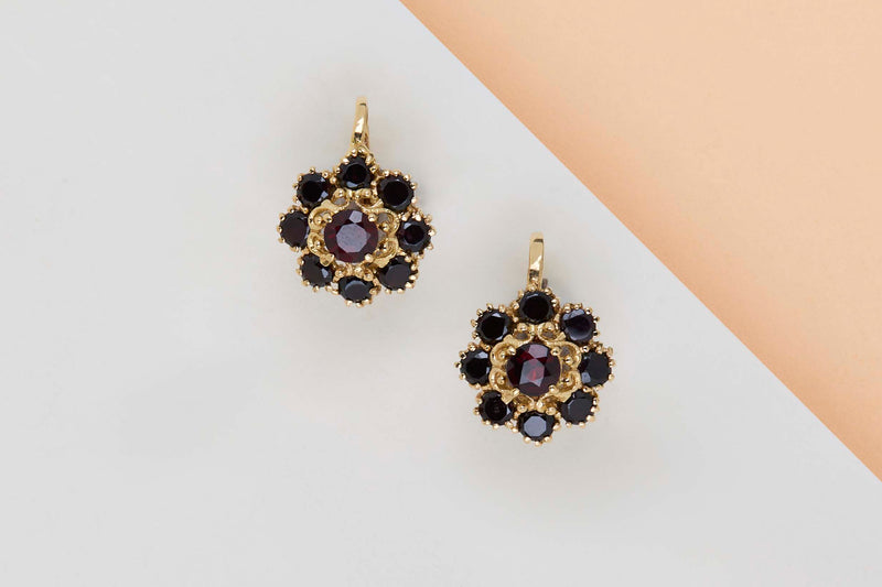 18ct. Yellow Gold Earrings - Garnet
