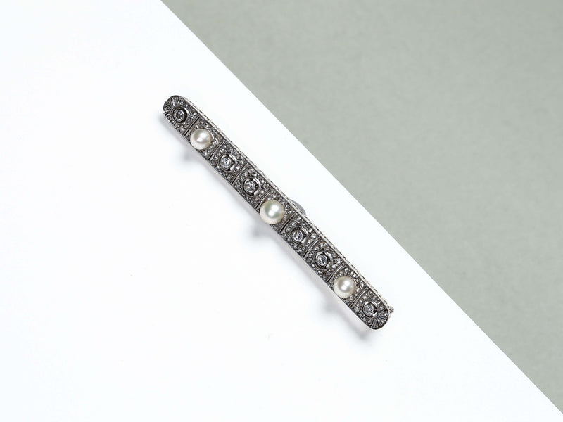 14 ct. White Gold Brooch - Diamonds - Pearls