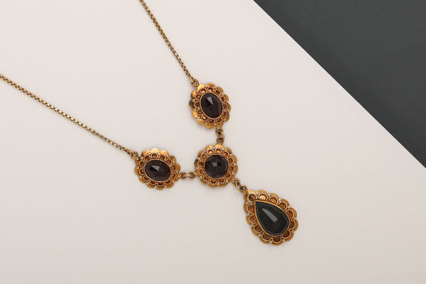 14 ct. Yellow Gold Necklace - Garnet