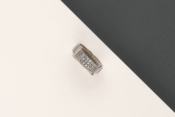 18 ct. White Gold Ring - Diamonds